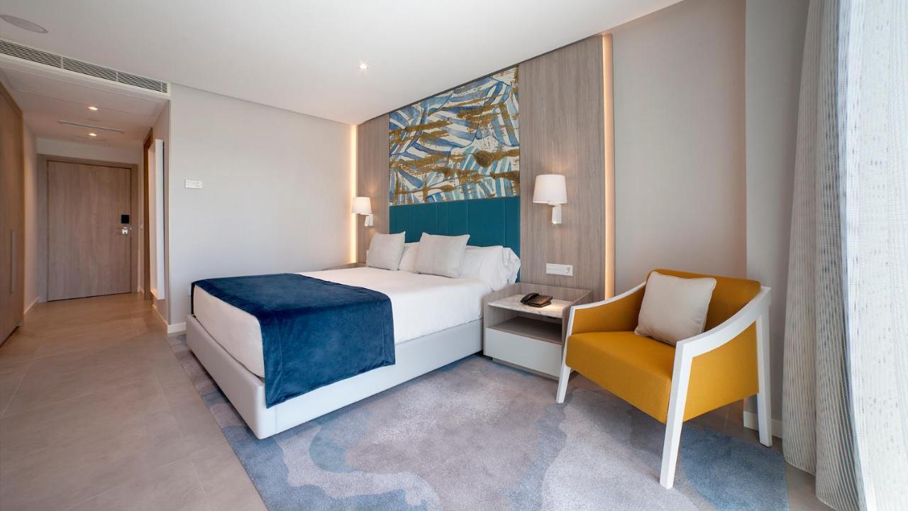 Quarto Duplo ou Twin Deluxe Premium com Vista Piscina