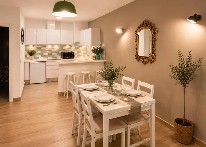La Pimentera Central Apartments Marbella - con patio privado - Magnolia Properties