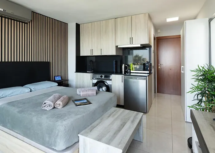 Marbella Beachfront Studio With Stunning Sea Views