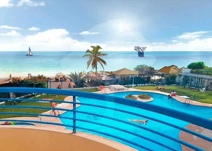 Hotel near College: Banana Beach